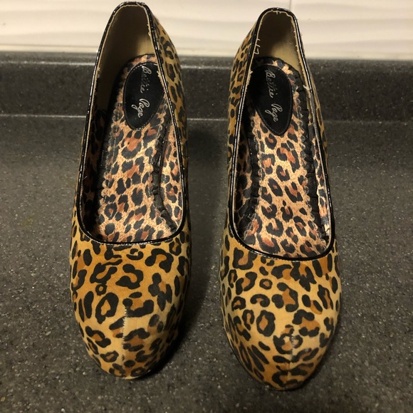 Bettie Page leopard print heels - size 9 - Picture 2 of 6